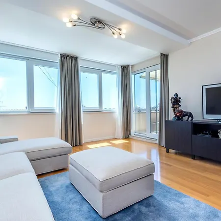 3 Bedroom Gorgeous In *